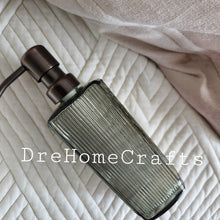 Lade das Bild in den Galerie-Viewer, clear soap dispenser Australia , clear soap dispenser set, clear hand , soap dispenser luxury soap dispenser set with gold pump, glass soap dispenser uk Australia nz | Christmas fall soap dispenserluxury soap dispenser set, glass soap dispenser uk australia nz, christmas fall soap dispenser