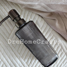 Lade das Bild in den Galerie-Viewer, luxury soap dispenser set, glass soap dispenser uk australia nz, christmas fall soap dispenser