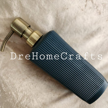 Charger l'image dans la galerie, ceramic dark navy blue and gold soap dispenser set, hand soap dispenser, lotion soap dispenser, liquid soap dispenser