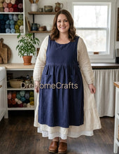 Load image into Gallery viewer, Vintage cobbler aprons with pockets suits medium to plus size
