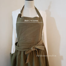 Load image into Gallery viewer, 50's style aprons, grandma style aprons, Scalloped ruffle edge vintage apron