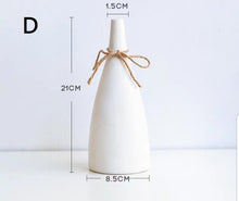 Charger l'image dans la galerie, Bisque minimaliste, vase blanc, vase en céramique fait à la main, décor de salon, vase décoratif, poterie, décor de mariage