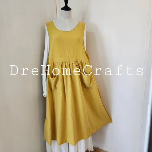 Vintage cobbler aprons with pockets suits medium to plus size