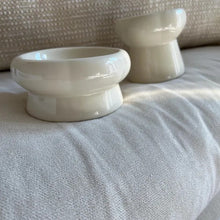 Charger l'image dans la galerie, Minimalist elevated ceramic cat bowl in neutral white, green, and gray-blue tones for modern home decor

