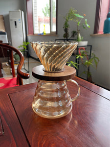 Aesthetic Coffee Pour Over , Dripper coffee pot , coffee making
