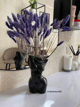 Charger l&#39;image dans la galerie, vase corps féminin en céramique urban outfitters
