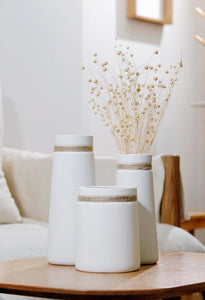 Minimalistische Biskuitporzellanvase, weiße Vase, handgefertigte Keramikvase, Wohnzimmerdekor, dekorative Vase, Keramik, Hochzeitsdekor